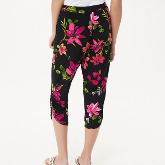 Susan Graver Liquid Knit Crop Pants Ruching Detail - Picture 2 of 4